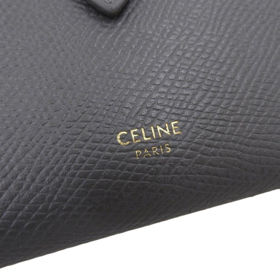 CELINE（セリーヌ） ミディアムストラップウォレット ホック付折財布