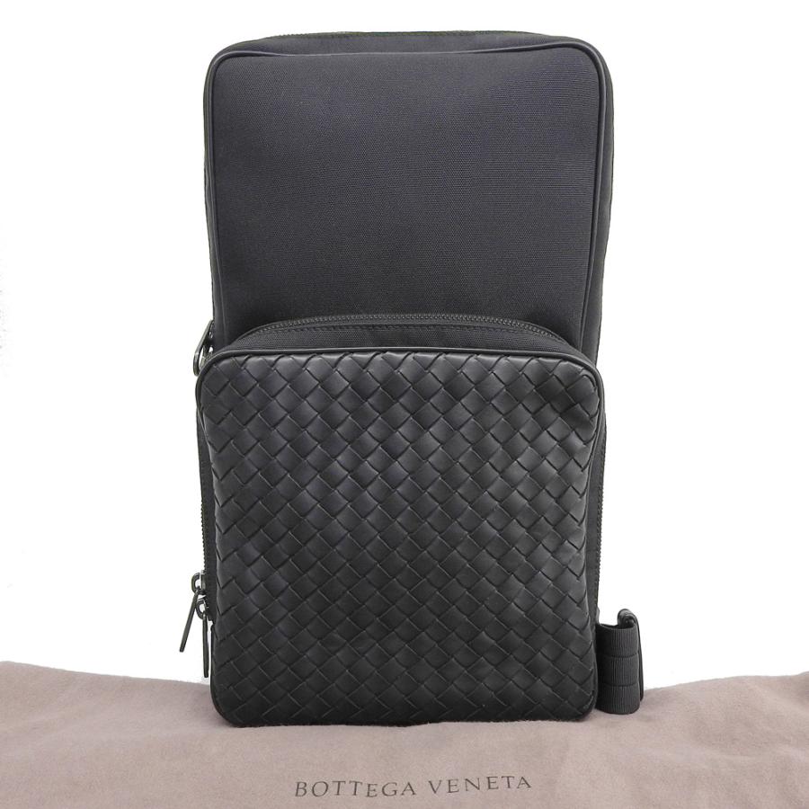 BOTTEGA VENETA（ボッテガ・ヴェネタ） イントレチャート ボディバッグ