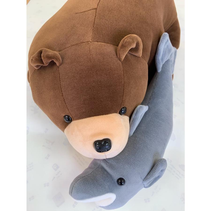 北海道限定ベア 木彫り熊風 鮭喰いぬいぐるみ 大サイズ 4bigbb350 北海道キャラクター倶楽部shopy 通販 Yahoo ショッピング