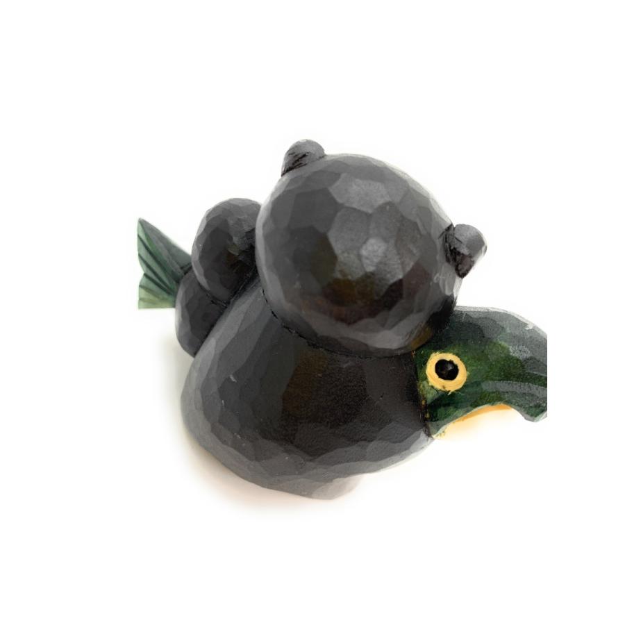 木製品 北海道限定☆鮭抱きクマさん 親子 置物 : 北海道キャラクター
