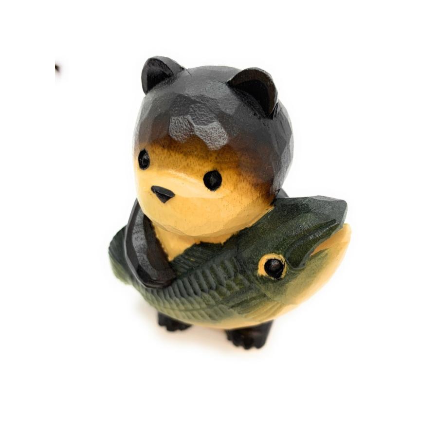 木製品 北海道限定 鮭抱きクマさん置物☆<M>9センチ : 北海道 木製品 北海道限定 鮭抱きクマさん置物☆<M>9センチ : 北海道