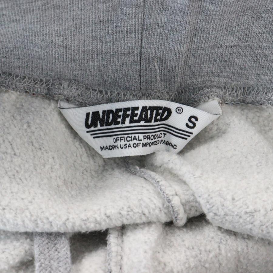 UNDEFEATED アンディフィーテッド 総柄ショートパンツ UNDEFEATED アンディフィーテッド 総柄ショートパンツ