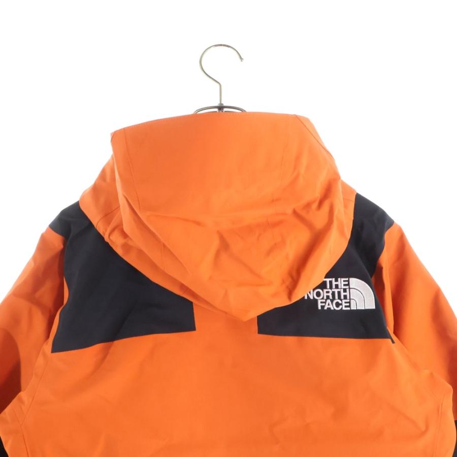 激レアMM6ノースフェイスオレンジ ブラック 700フィル マルジェラ x ノースフェイスのコラボコレクションにクローズアップ