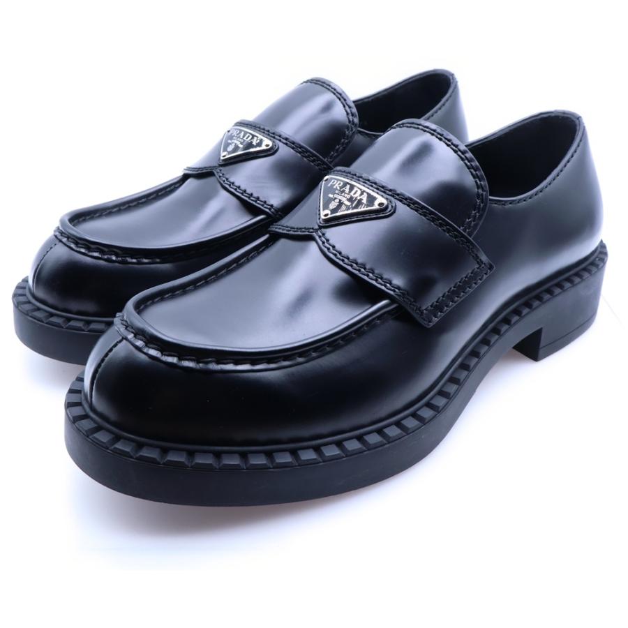 PRADA（プラダ） トライアングルロゴプレート ブラッシュドレザー