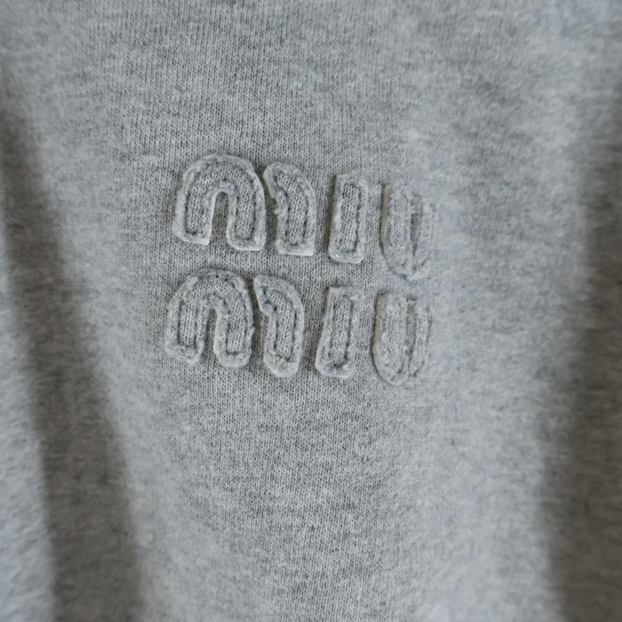 miumiu ミュウミュウ 23AW ロゴクロップド スウェットトレーナー