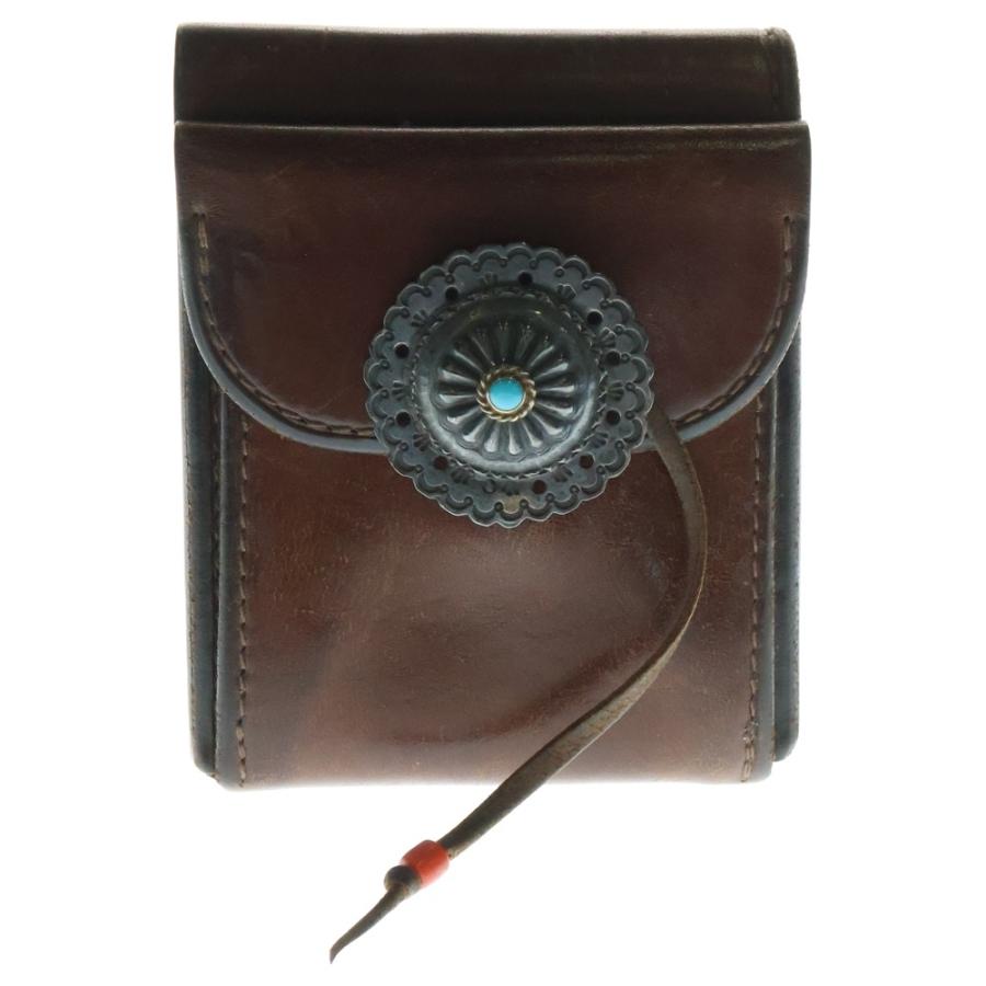 ターコイズ装飾のレザー二つ折り財布　ゴローズ goro's（ゴローズ） ターコイズフラワーコンチョ付き 二つ折り財布