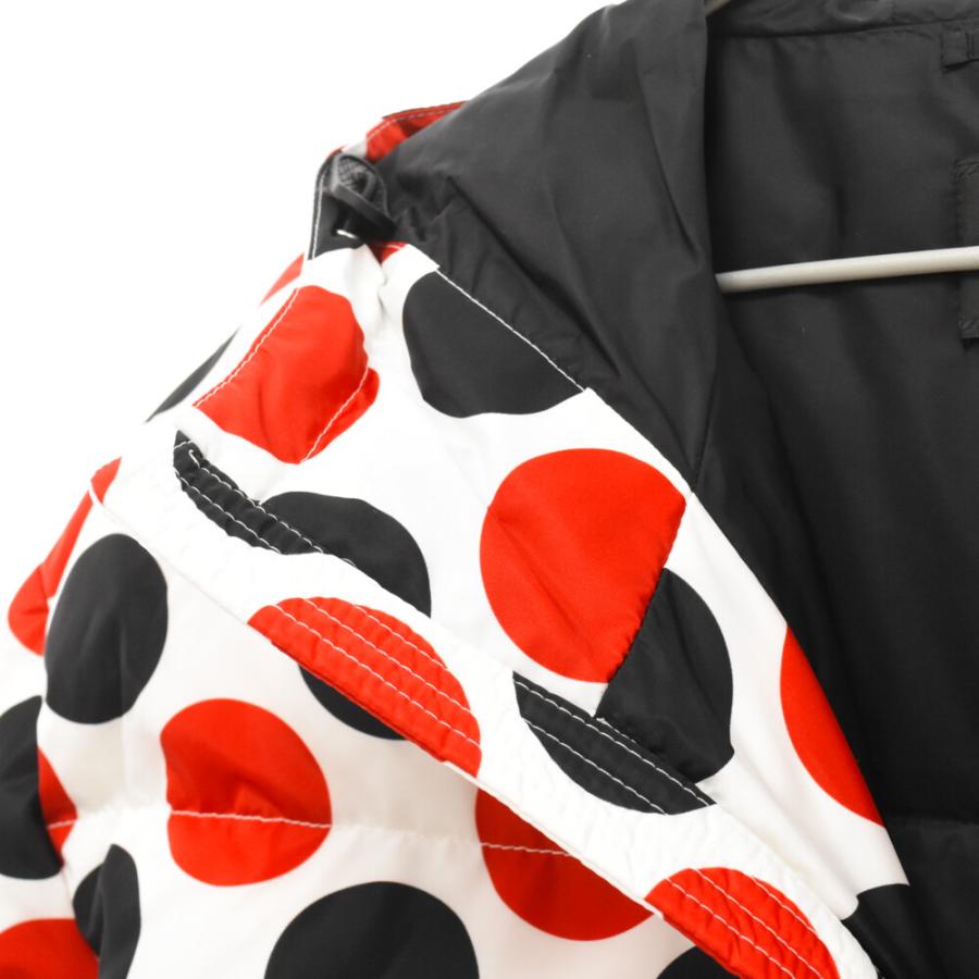 高級 大きめ プラダ ロゴプレート フード付き ダウンジャケット プラダ ダウンジャケット ベージュ ブラック 秋冬 防寒服 prada