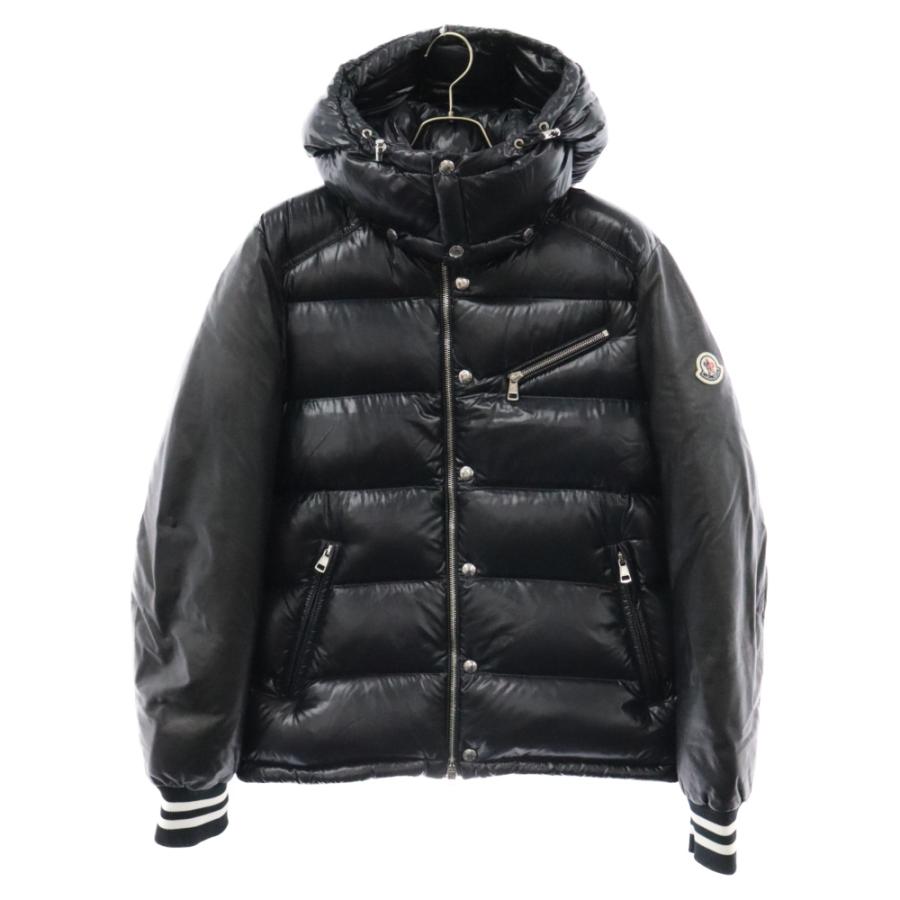 極美品！モンクレール　VERET トラベルジャケット　レザーロゴ　ストレッチ　黒 MONCLER（モンクレール） VERCORS GIUBBOTTO H20911A00190 68950