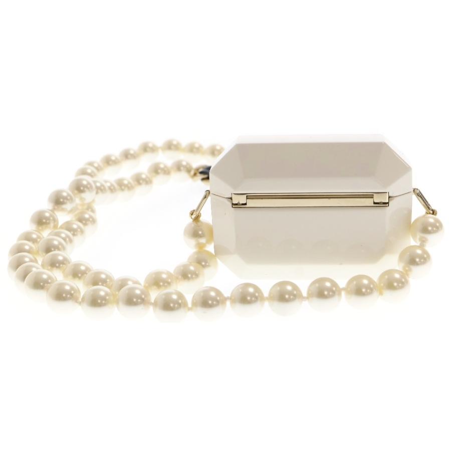 CHANEL シャネル ココマーク付き AirPodsケース パール CHANEL シャネル ココマーク付き AirPodsケース パール
