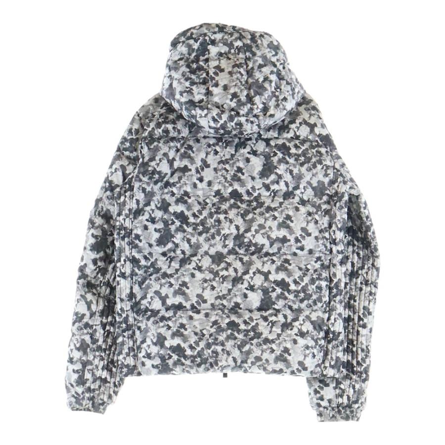 TATRAS タトラス MTK20A4208 AMUR ダウンジャケット 02 TATRAS（タトラス） 20AW AMUR DOWN JACKET 袖ロゴ刺繍総柄 ジップ