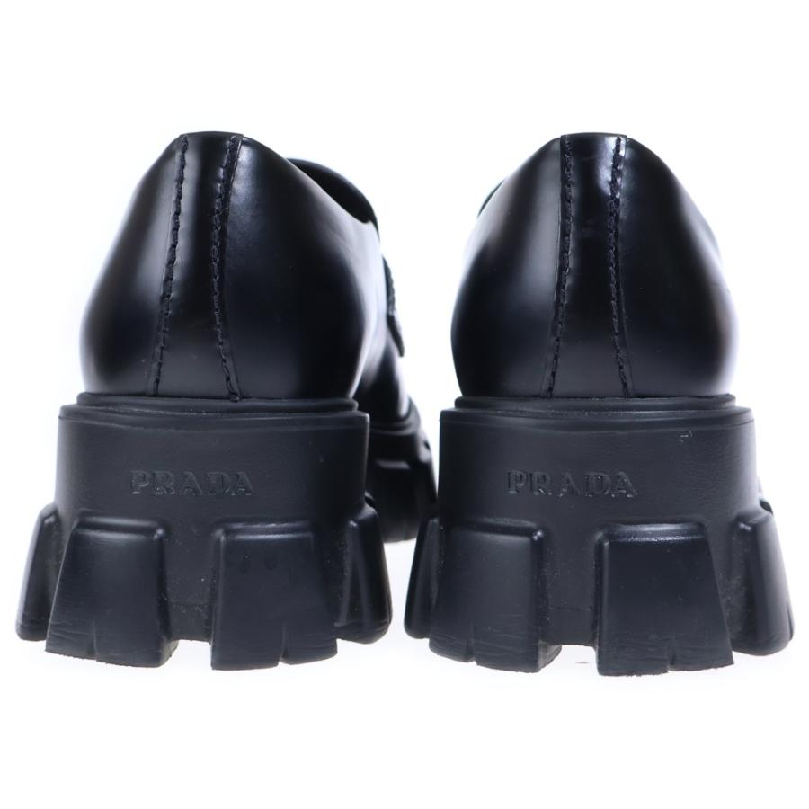 PRADA（プラダ） モノリス トライアングルロゴ ブラッシュドレザー