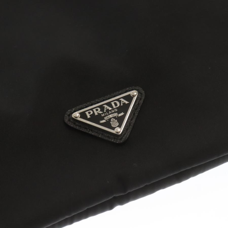 PRADA（プラダ） RE-NYLON リナイロン トライアングルロゴ付き巾着