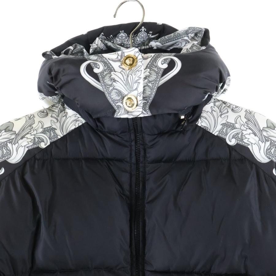 VERSACE（ヴェルサーチェ） ヴェルサーチ メデューサボタン フード付き