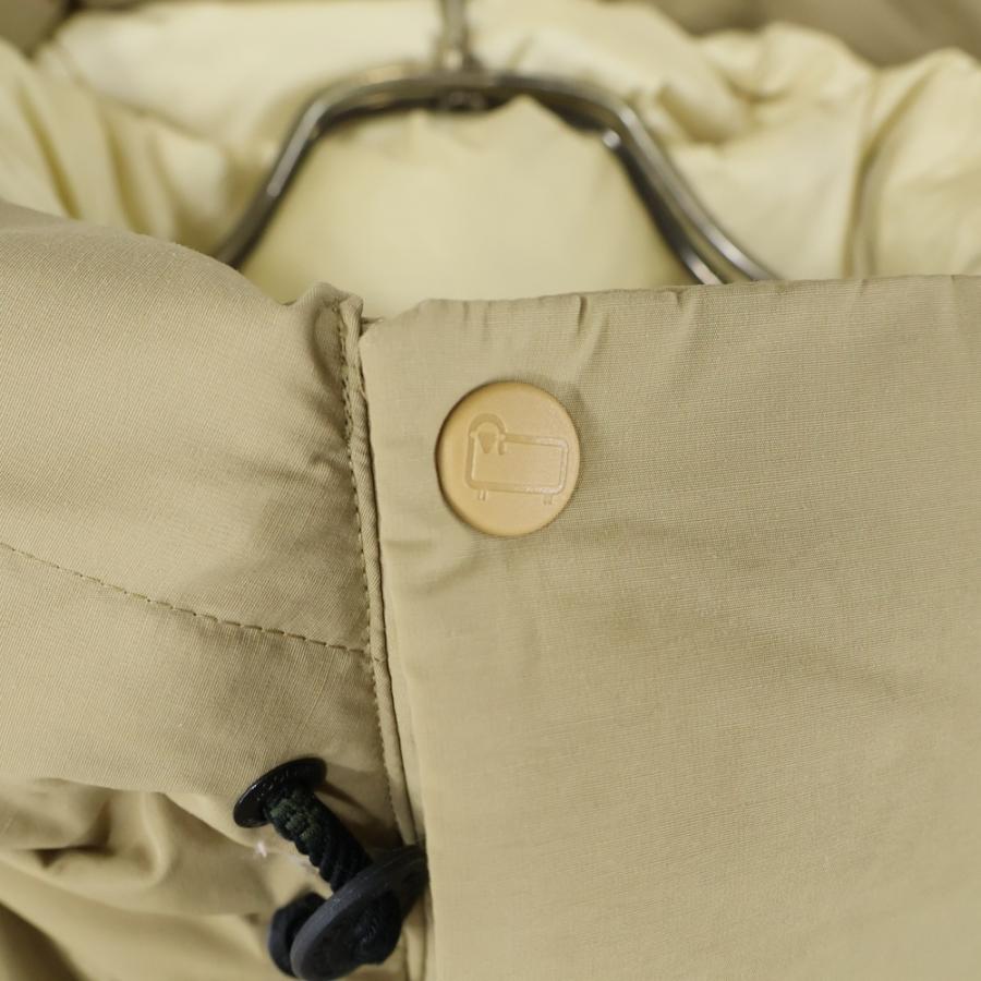 【美品】WOOLRICH ウールリッチ　ブルゾン　ベージュ　スタジャン　S WOOLRICH（ウールリッチ） ロゴワッペン付 フーデッドダウンジャケット