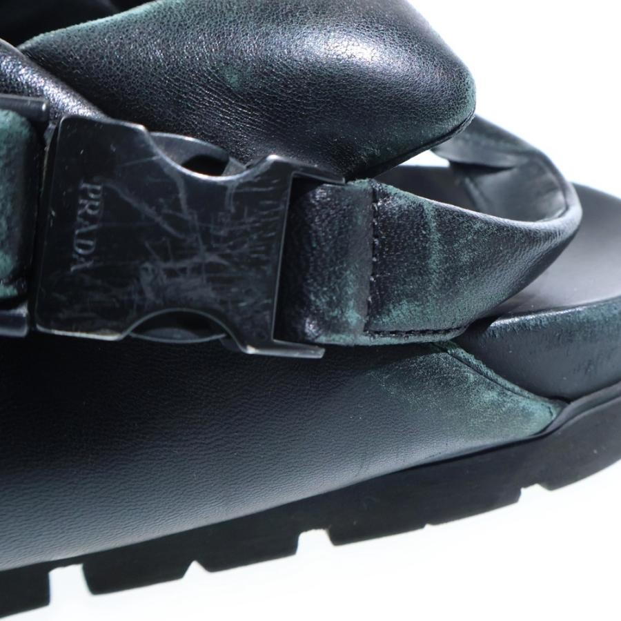 PRADA（プラダ） パデッド ナッパレザー トライアングルロゴ 三角