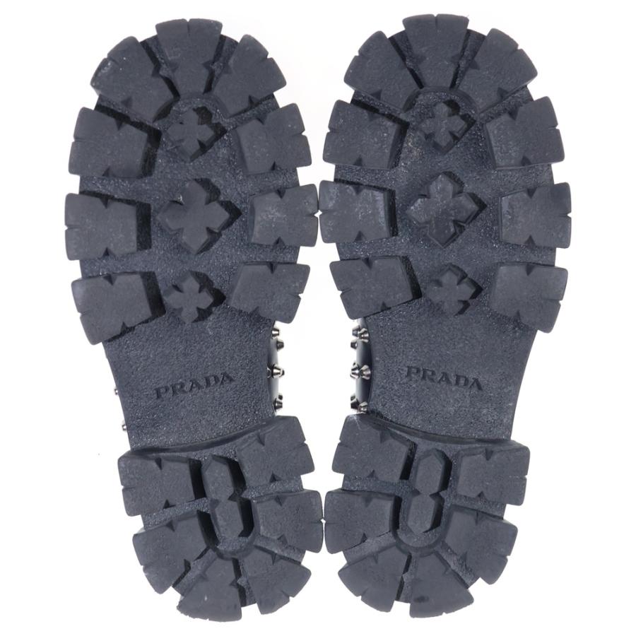 PRADA（プラダ） モノリス ブラッシュドレザー スタッズ装飾