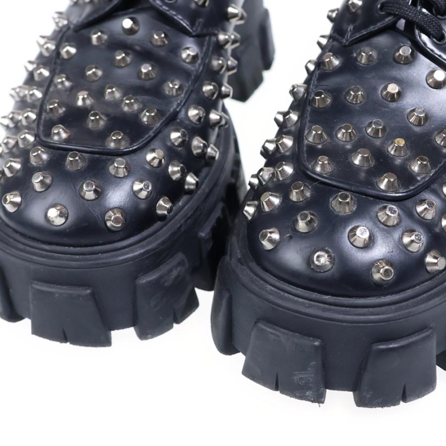 PRADA（プラダ） モノリス ブラッシュドレザー スタッズ装飾