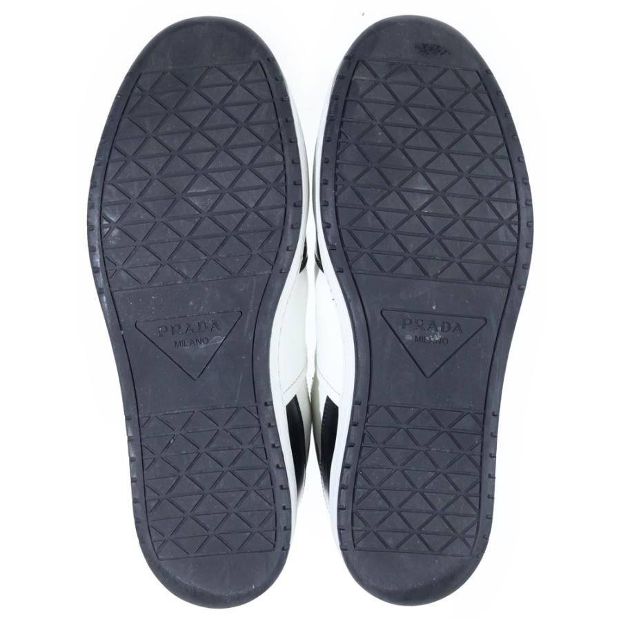 PRADA（プラダ） トライアングルロゴ レザーローカットスニーカー