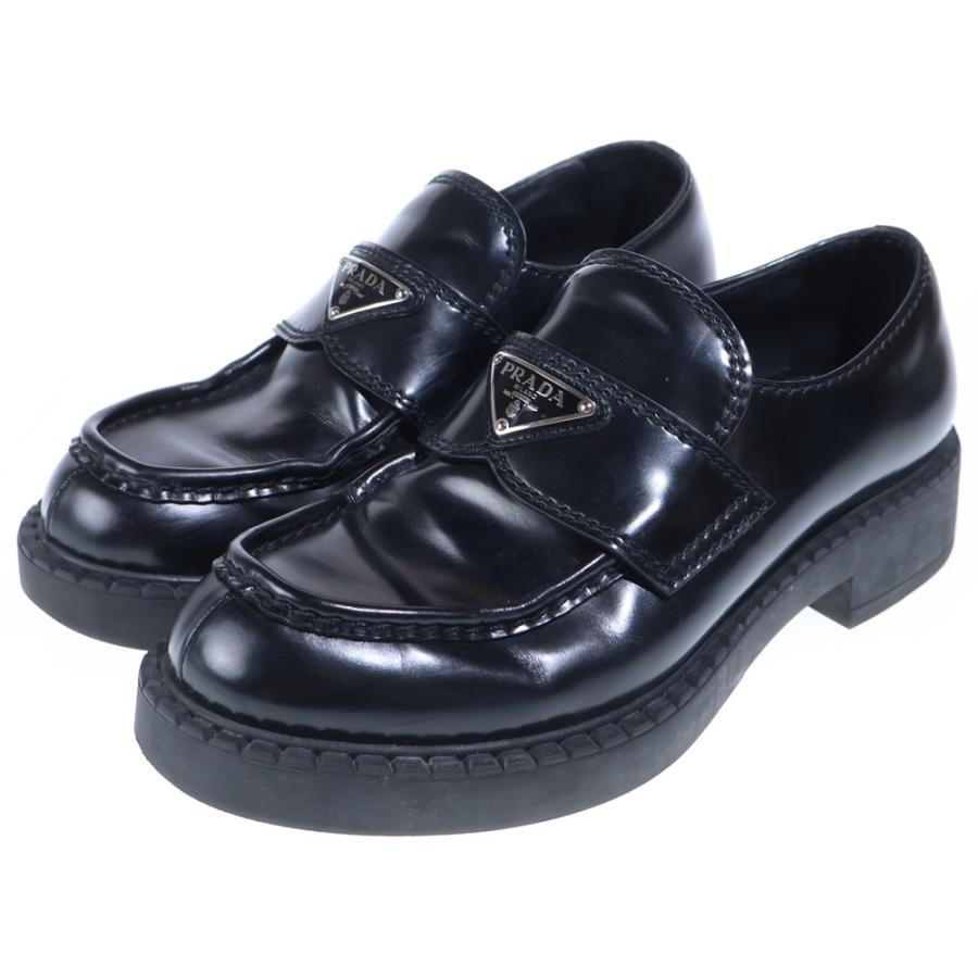 PRADA（プラダ） トライアングルロゴプレート ブラッシュドレザー