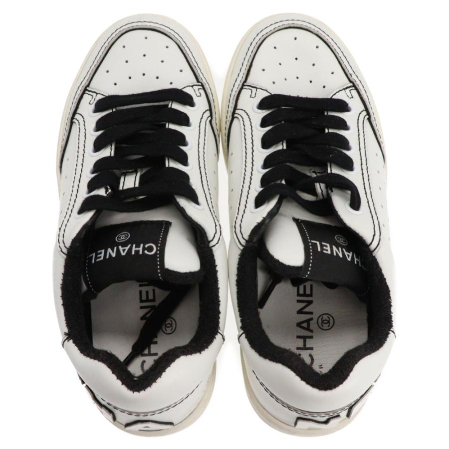 CHANEL シャネル Perforated Leather Logo Low Top Sneakers CHANEL シャネル Perforated Leather Logo Low Top Sneakers