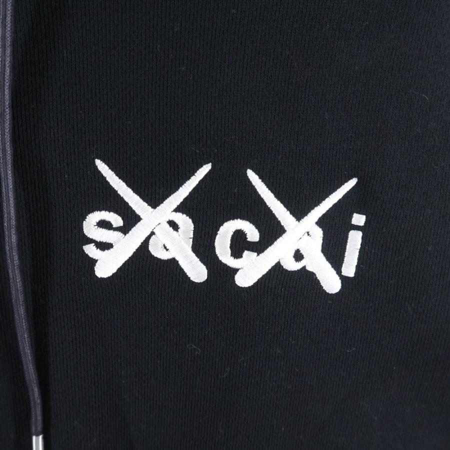 sacai（サカイ） 21SS ×KAWS 刺繍ロゴ プルオーバーパーカー ブラック