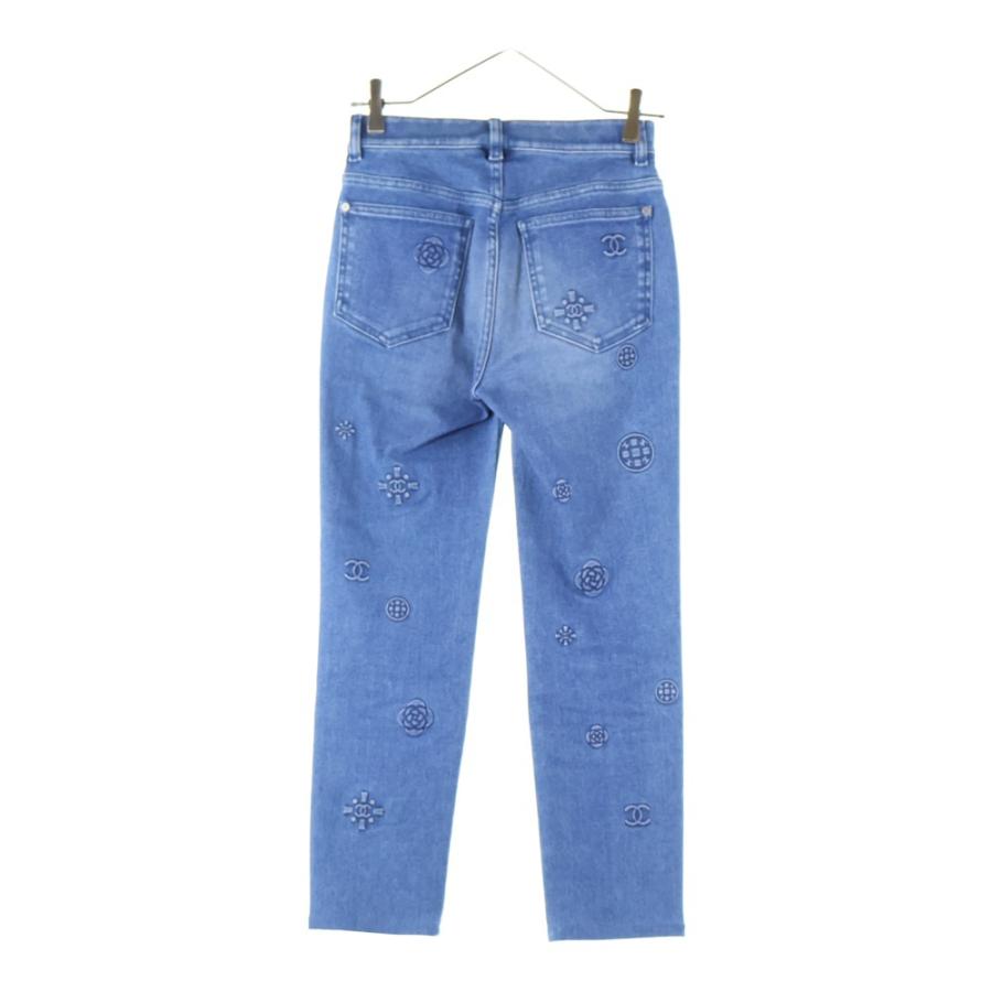 CHANEL カメリア ココマーク エンボスデニムパンツ　サイズ42 CHANEL カメリア ココマーク エンボスデニムパンツ サイズ42 - メルカリ