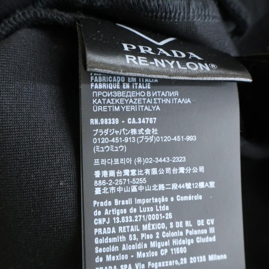 プラダ RE-NYLON リナイロン 切り替え トライアングルロゴプレート テクニカルコットン プルオーバースウェットトレーナー ブラック UJL30Aの画像