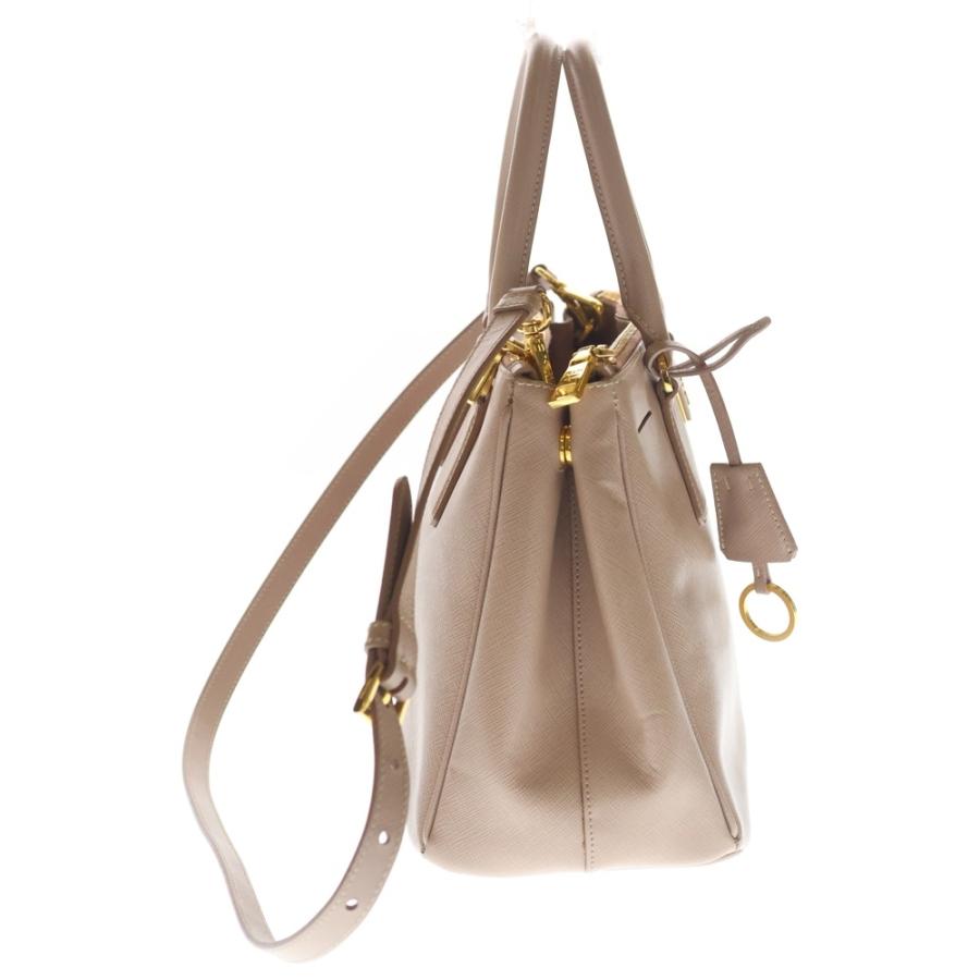 PRADA（プラダ） サフィアーノ ラクス ガレリア トライアングルロゴ