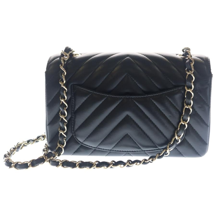 CHANEL（シャネル） シェブロン ミニマトラッセ Vステッチ ラムスキン