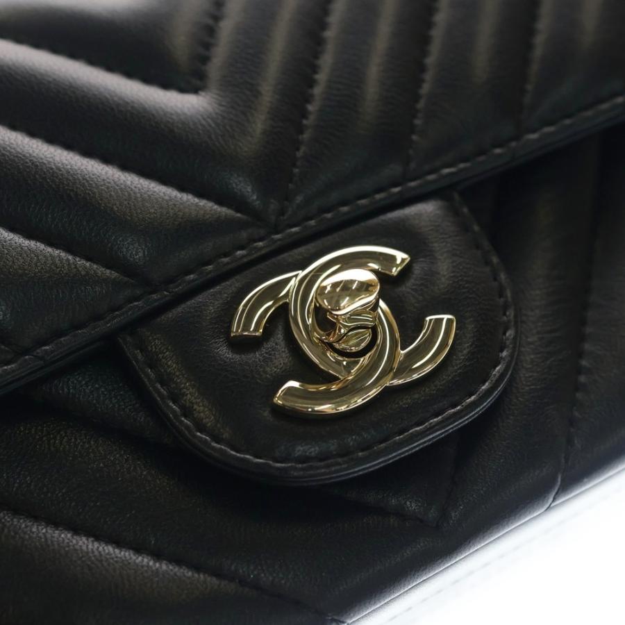 CHANEL（シャネル） シェブロン ミニマトラッセ Vステッチ ラムスキン 