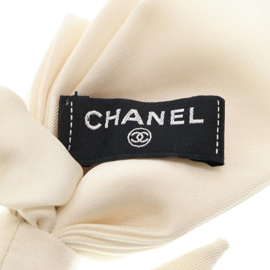 CHANEL シャネル ロゴ リボン シュシュ ヘアゴム ホワイト CHANEL シャネル ロゴ リボン シュシュ ヘアゴム ホワイト