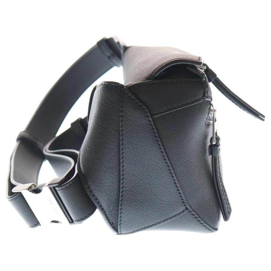 LOEWE ロエベ Puzzle Edge Small Bumbag パズルエッジスモールバムバッグ レザーウエストバッグ ショルダーバッグ B510EB1X03 ブラック LOEWE（ロエベ） ボディバッグ PUZZLE EDGE SMALL BUMBAG パズル