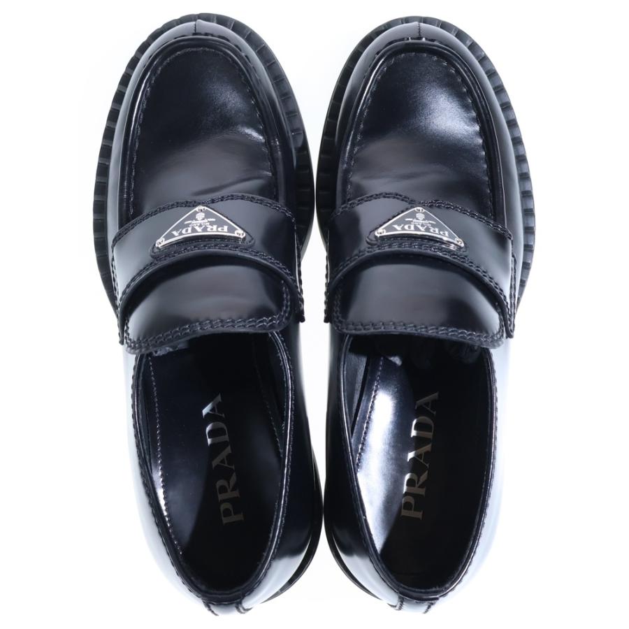 PRADA（プラダ） トライアングルロゴプレート ブラッシュドレザー 
