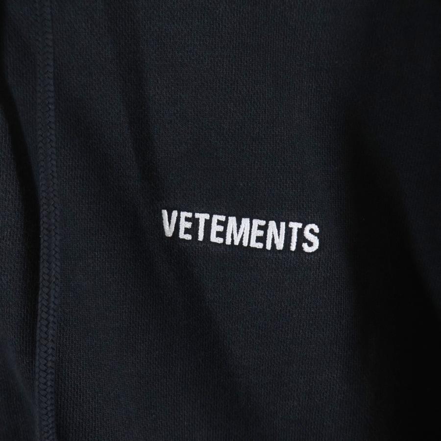 VETEMENTS（ヴェトモン） ICONIC LOGO ZIP-UP HOODIE ロゴプリント