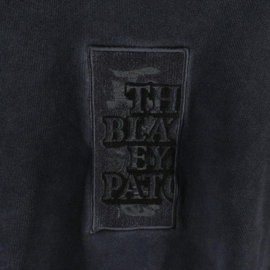 THE BLACK EYE PATCH ブラックアイパッチ 取扱注意 センターパッチ バックプリント クルーネック スウェット トレーナー グレー_5