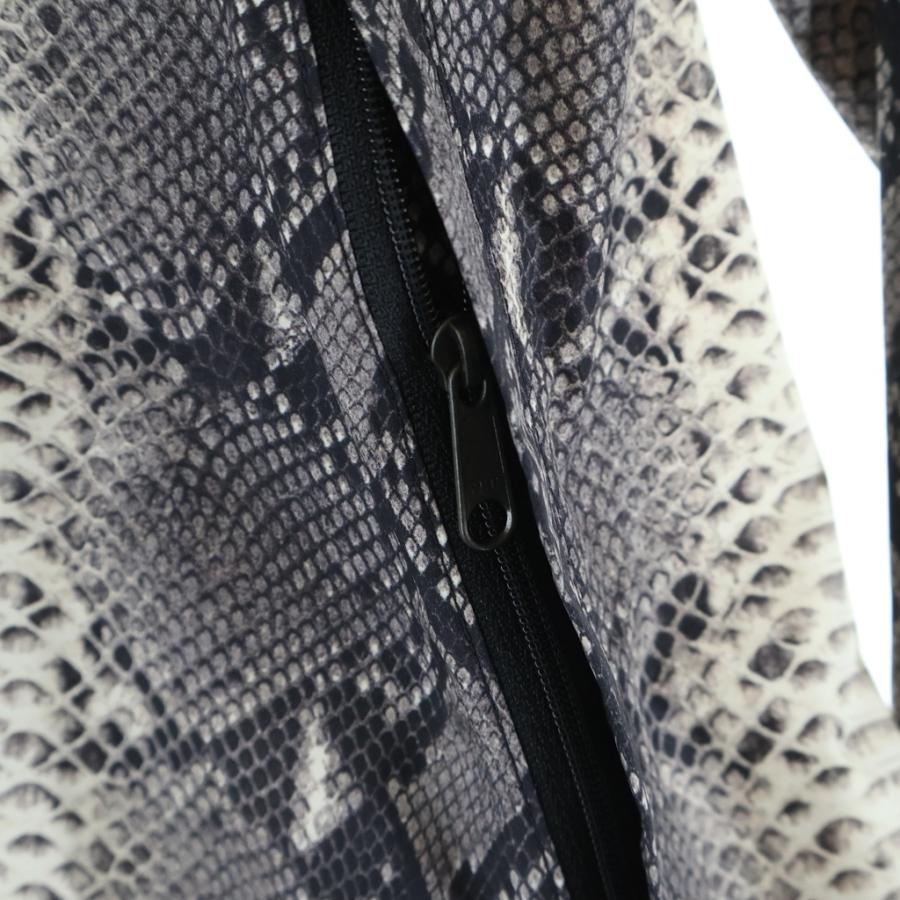 Supreme（シュプリーム） 18SS Taped Seam Coaches Jacket パイソン柄