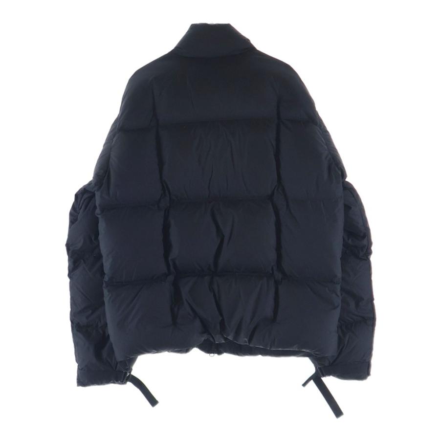 STONE ISLAND（ストーン アイランド） 26SS quilted-design jacket