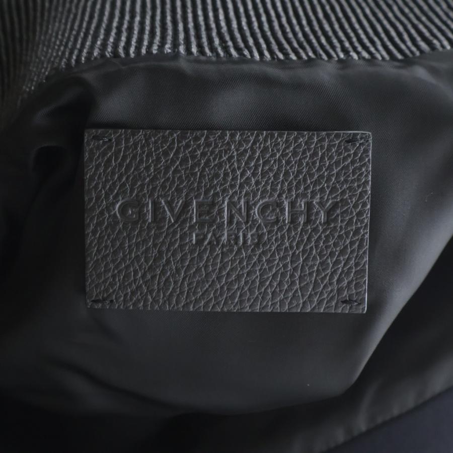 GIVENCHY（ジバンシィ） レザー切替エンボスバックロゴボンバー