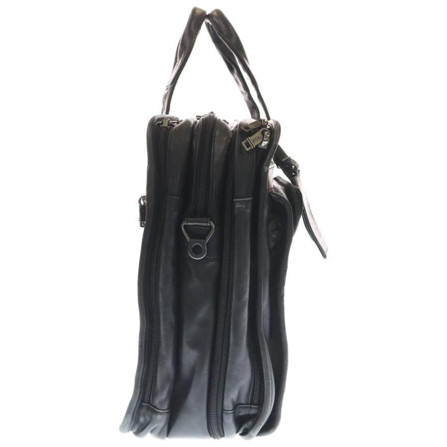 TUMI（トゥミ） ロゴプレート付き オールレザー エクスペンダブル