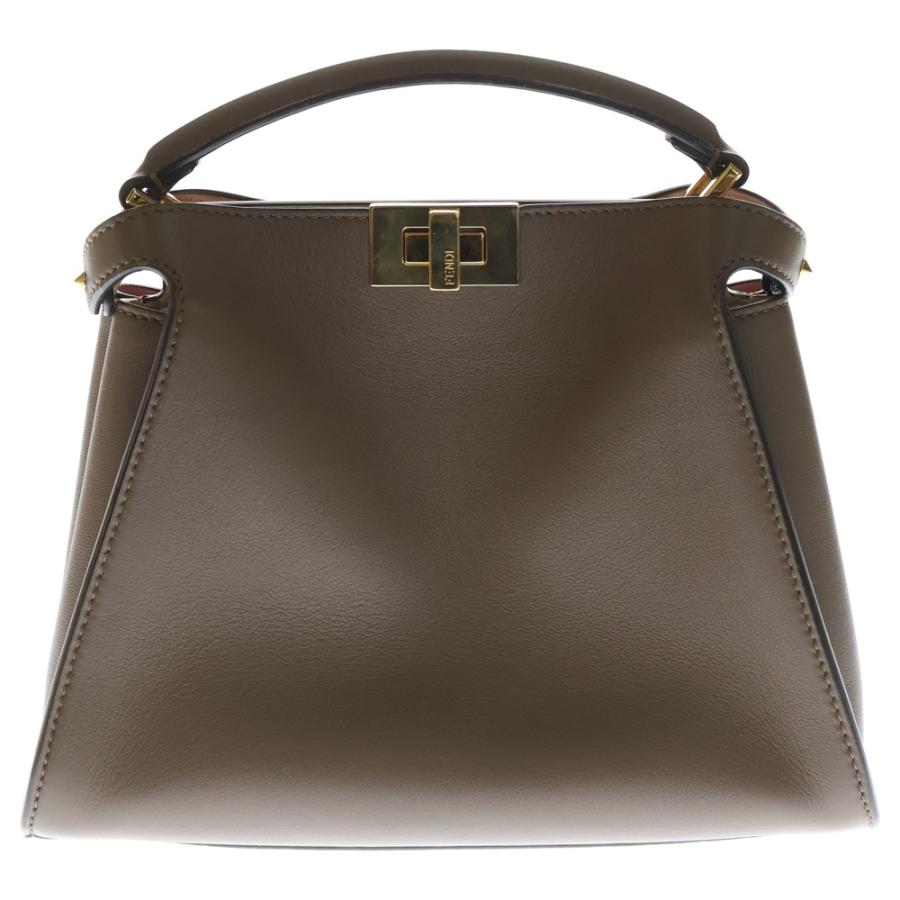 フェンディ / FENDI　ピーカブー アイコニック エッセンシャリー　8BN302　ナッパレザー　モスグリーン/アイボリー系 【中古】 商品番号 S-157037 FENDI - フェンディ / FENDI ピーカブー アイコニック エッセン