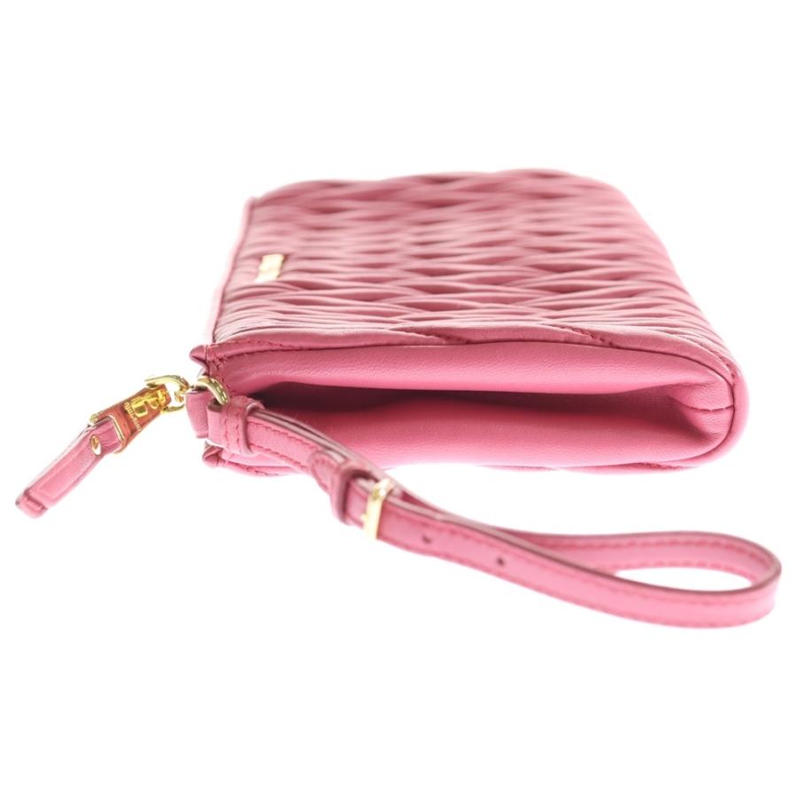 ミュウミュウ　ピンクとゴールドのクラッチバッグ miumiu ミュウミュウ マテラッセ セカンドバッグ クラッチバッグ