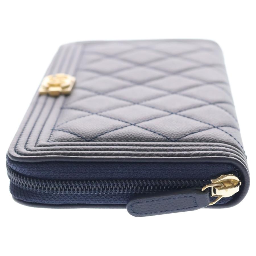 CHANEL（シャネル） ボーイシャネル キャビアスキン レザー ラウンド