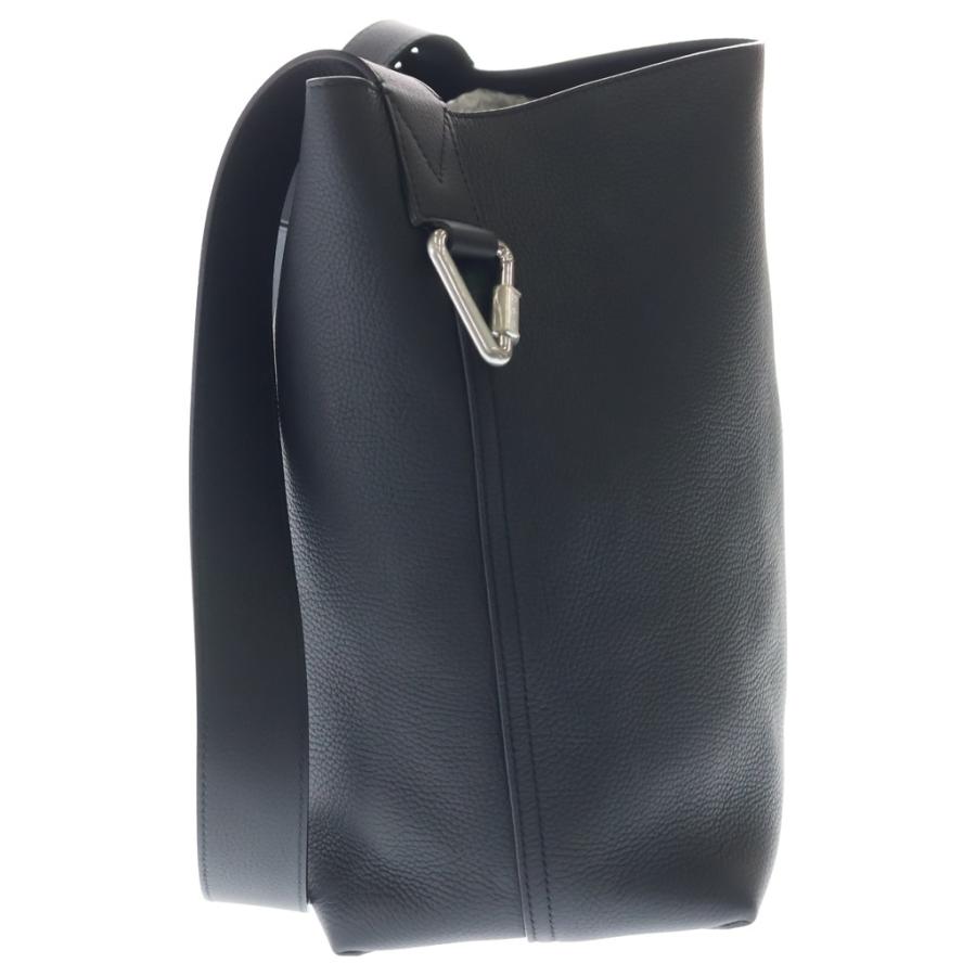 LOUIS VUITTON（ルイ・ヴィトン） LVタッチ ヴェルソ トートレザー