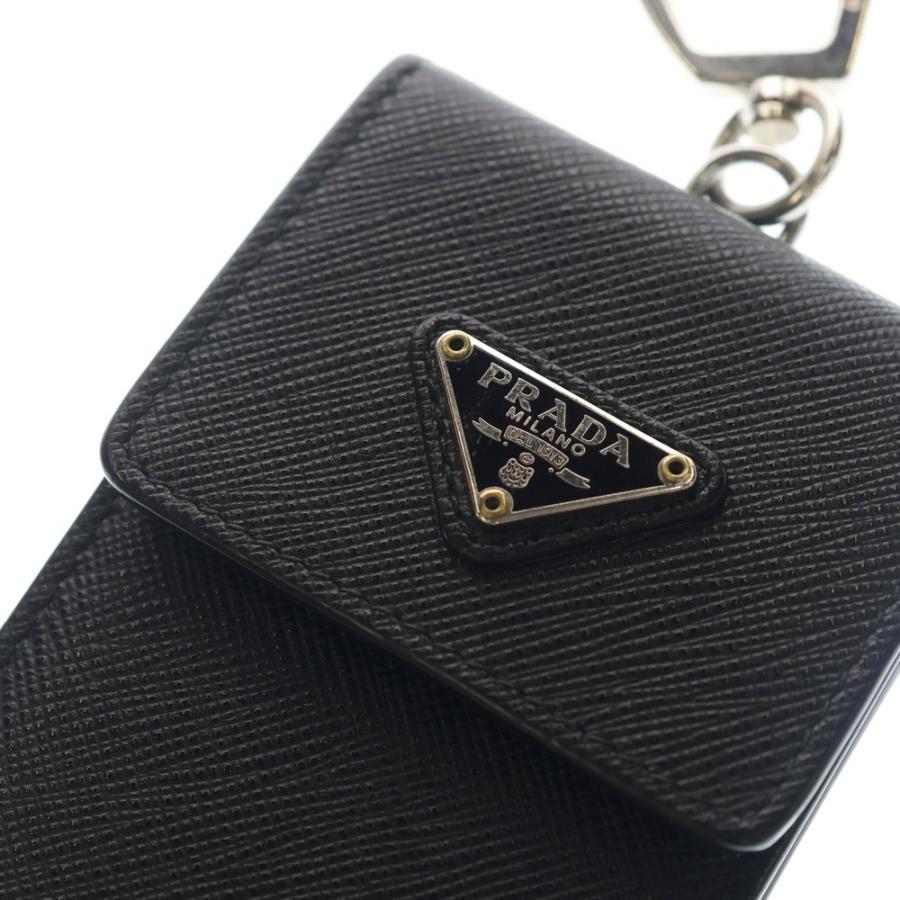 PRADA（プラダ） トライアングルロゴプレート サフィアーノレザー