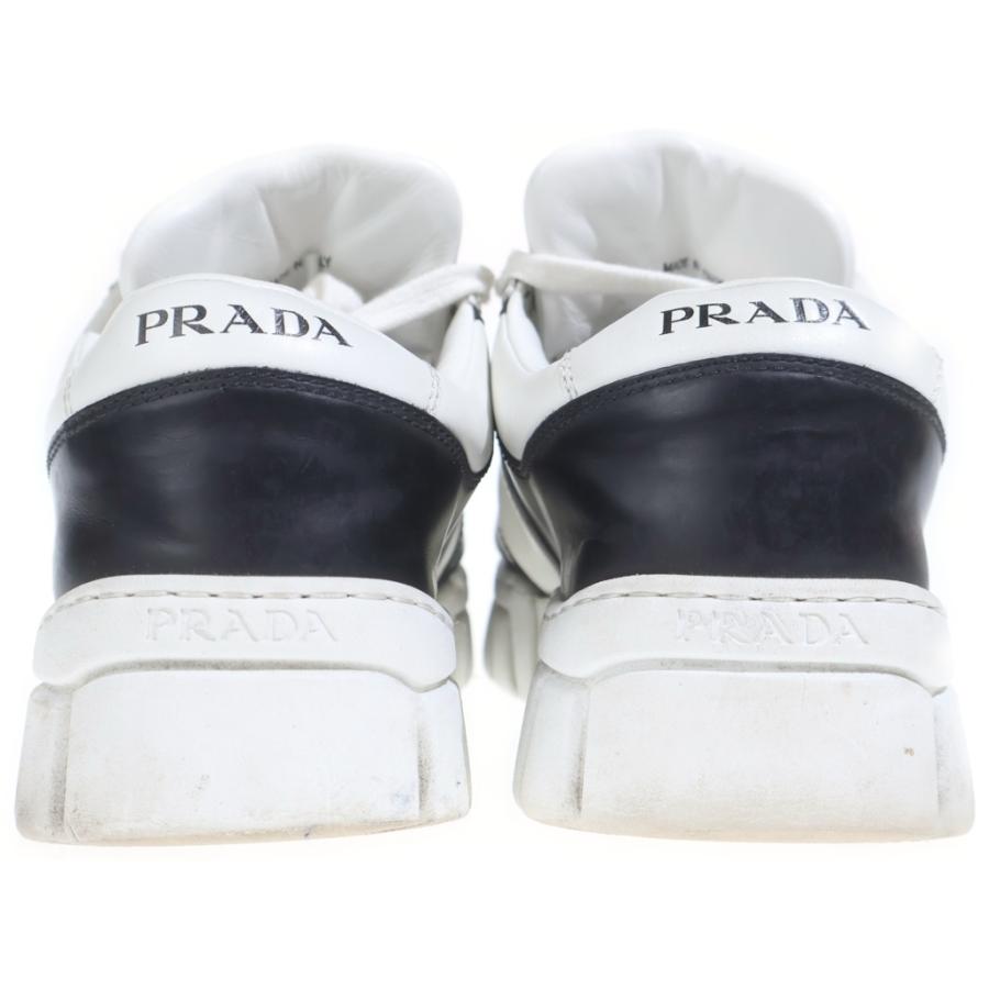 PRADA（プラダ） トライアングルロゴ プレート ローカットスニーカー