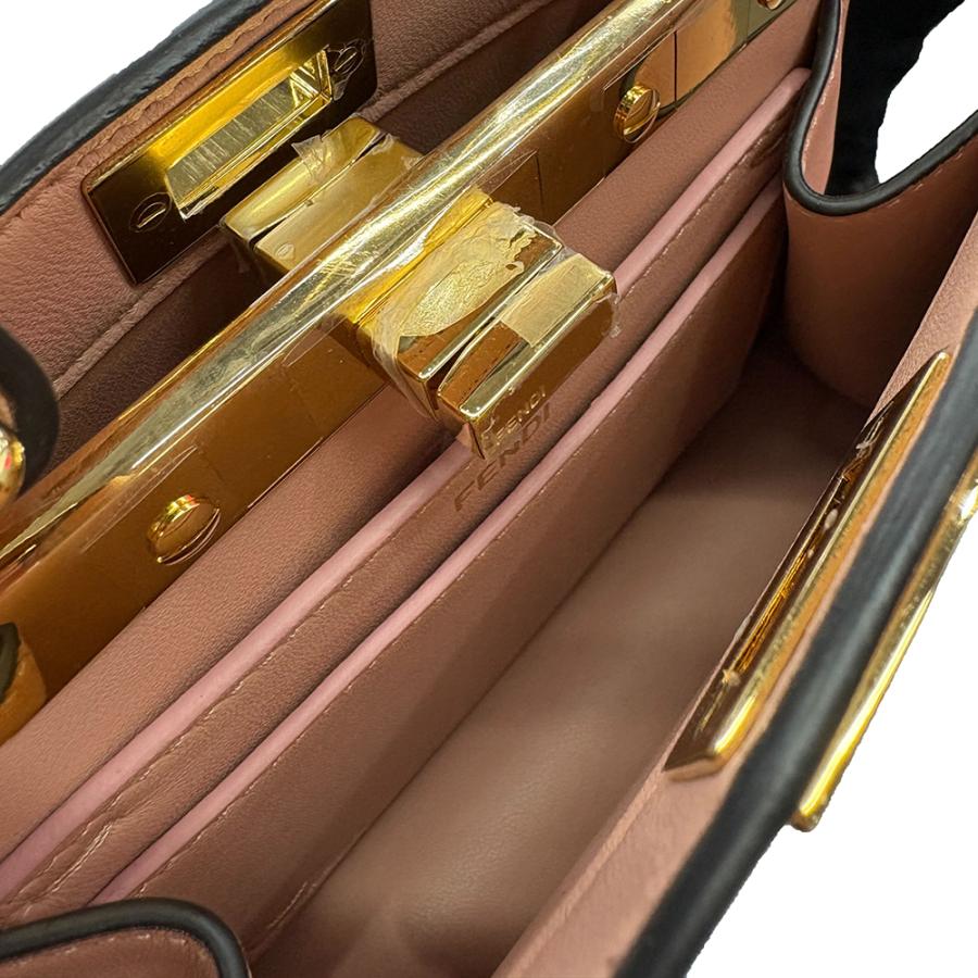 FENDI フェンディ ピーカブー アイシーユー ベージュ  ショルダーバッグ FENDI（フェンディ） Peekaboo ISeeU ピーカブー アイシーユー プチ