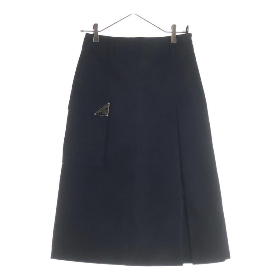 PRADA（プラダ） Re Nylon トライアングルロゴ プレート ワンプリーツ