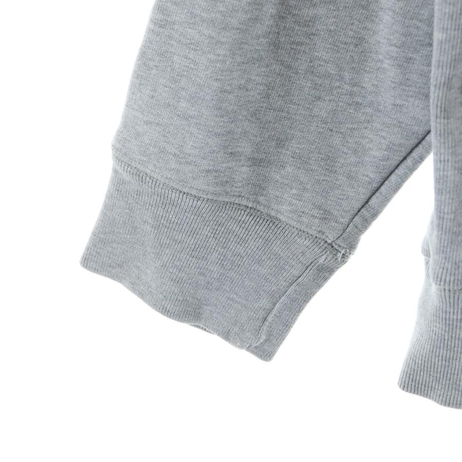 STUSSY（ステューシー） フロントロゴ刺繍スウェット クルーネック