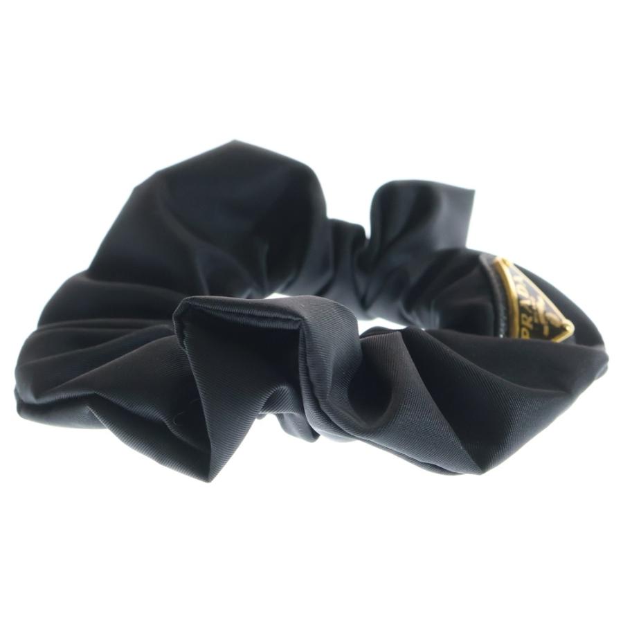 PRADA（プラダ） トライアングルロゴ シュシュ ヘアゴム ブラック