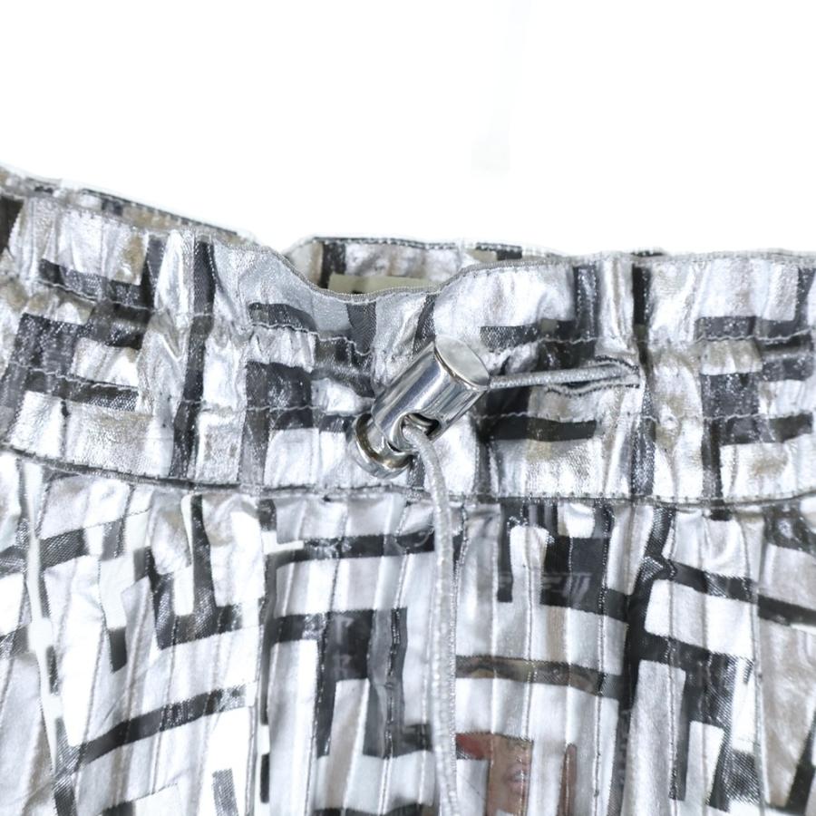 FENDI フェンディ ズッカ総柄プリント ホイル プリーツ ロング フレア スカート シルバー レディース FQ7121 A9FEの画像